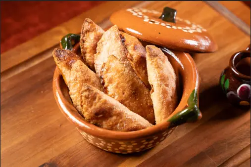 Empanadas de Cajeta o Pina